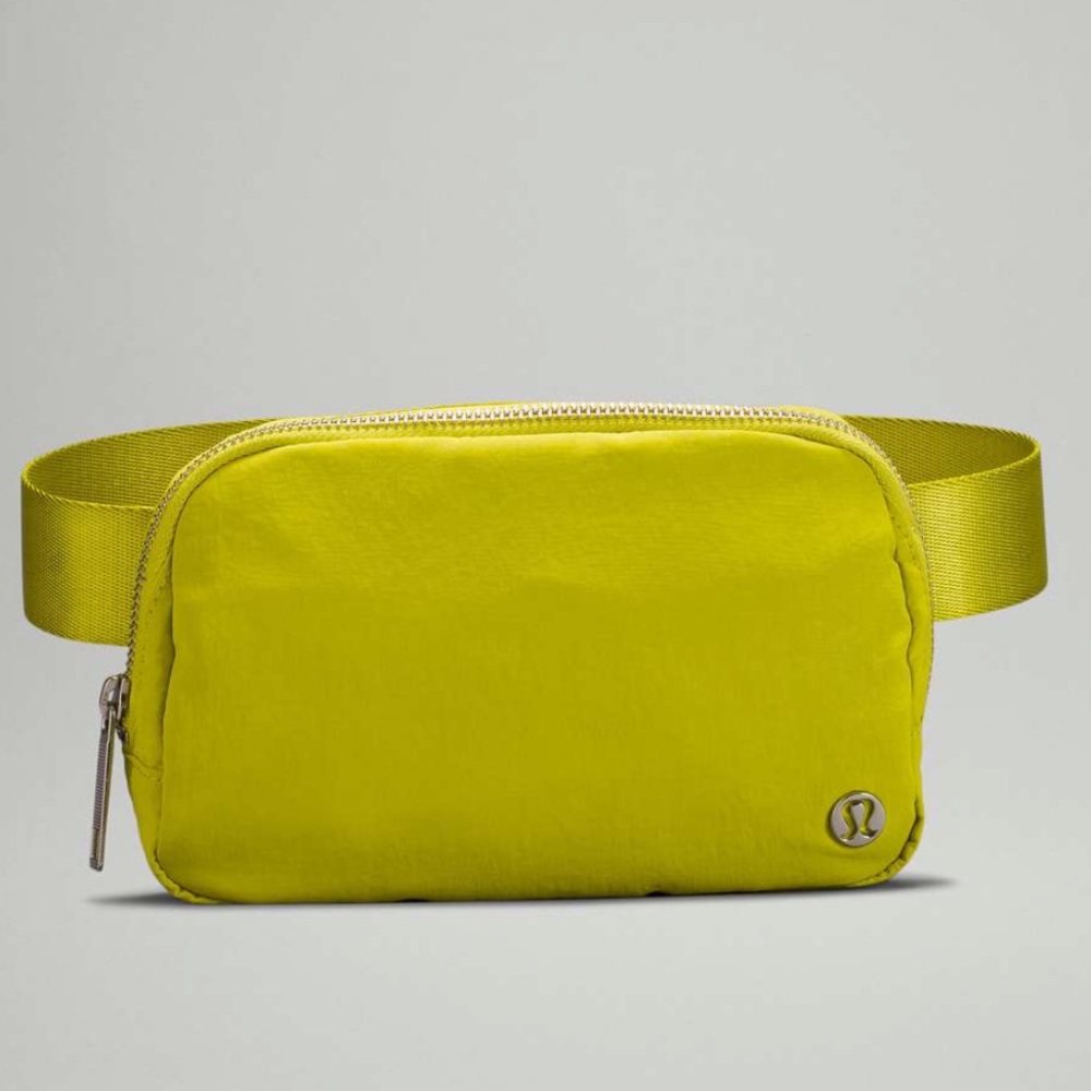 🍋LULULEMON🍋 Yellow Serpentine EBB (Everywhere Belt Bag) New w/out tags 🥎💛🌞